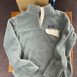 Patagonia Gray Fleece Pullover with light Peach pocket/neck contrast